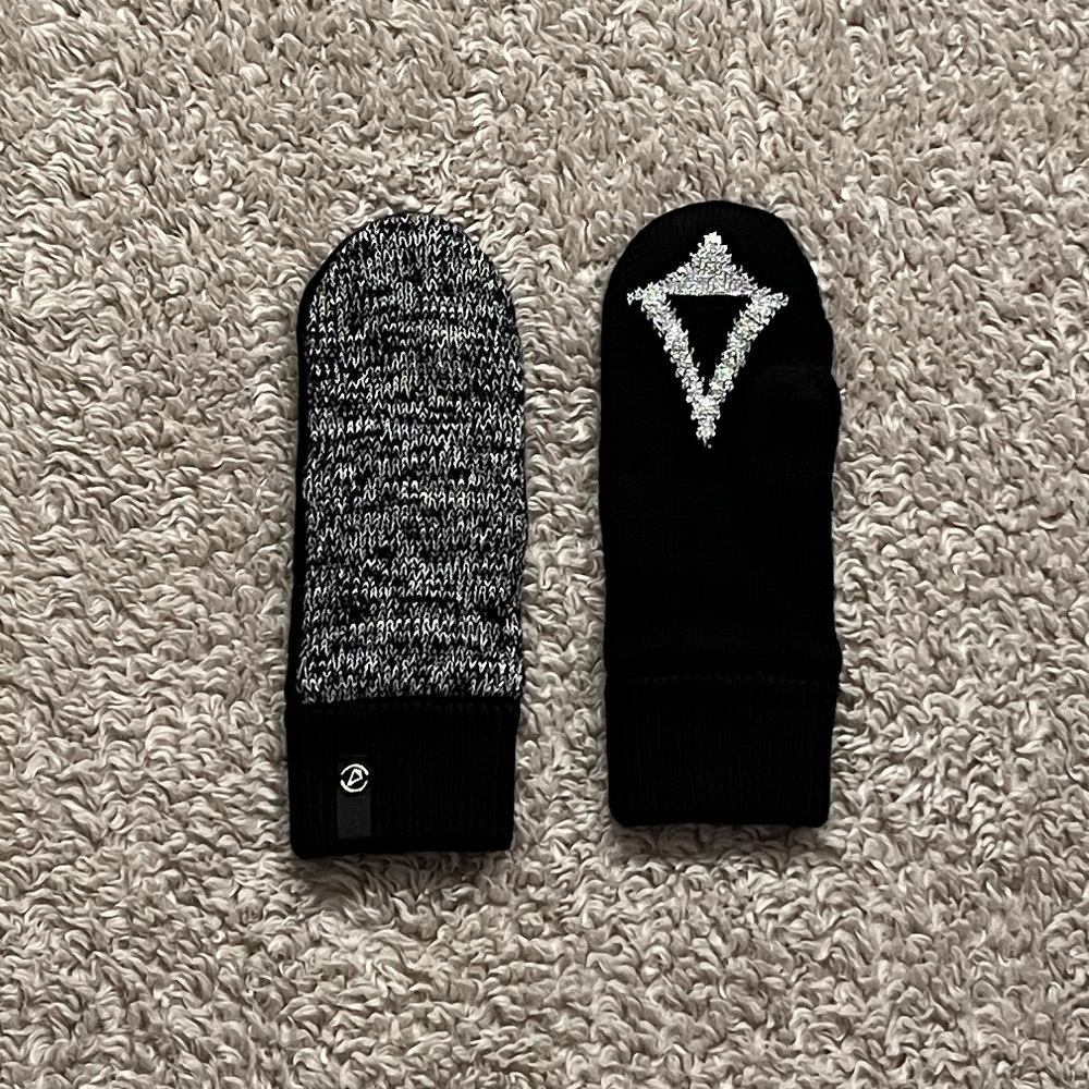 Ivivva Gloves